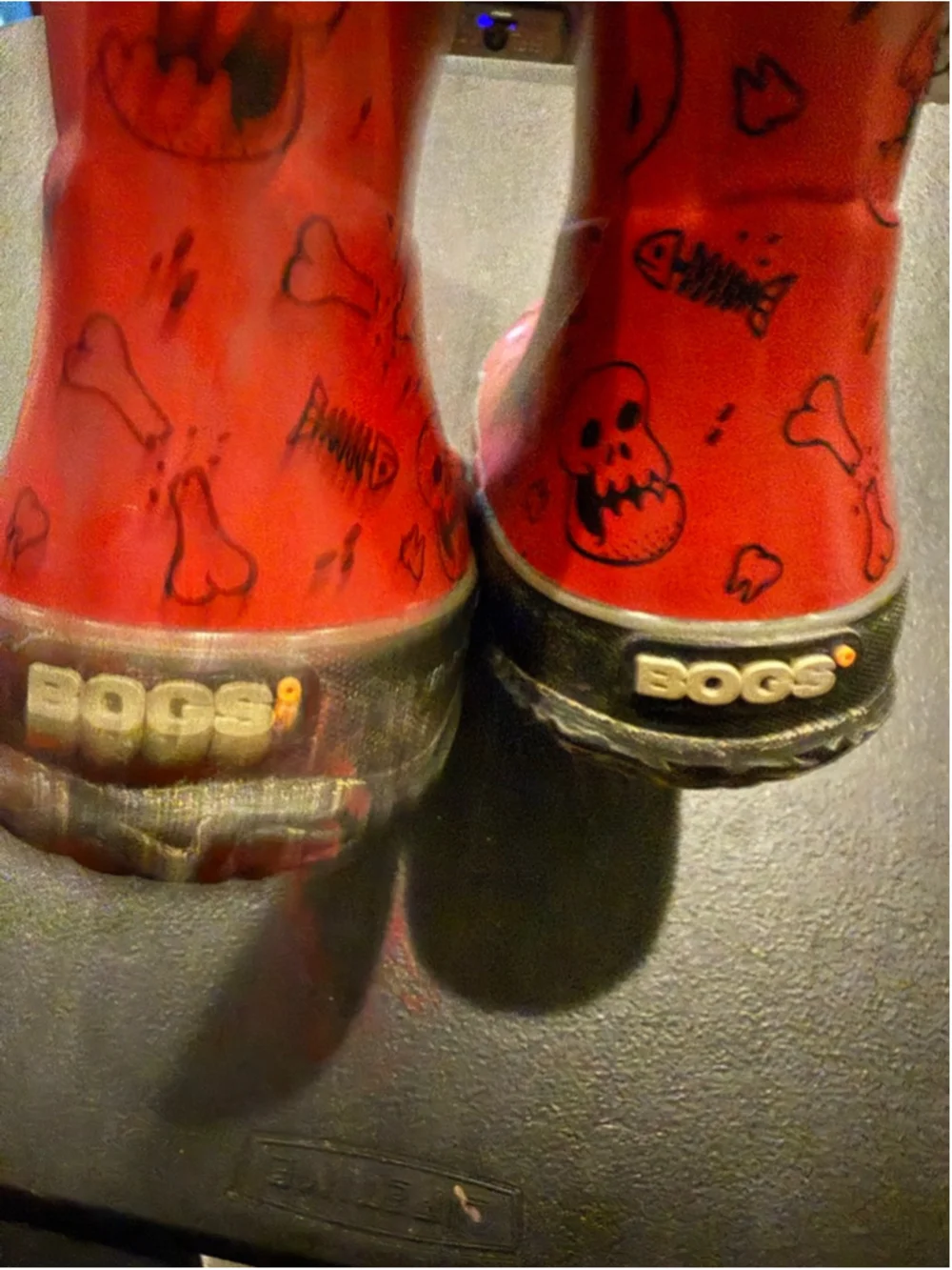Boys Bogs Red Skull Print Rain Boots Size 3